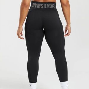 Gym shark leggings size small black